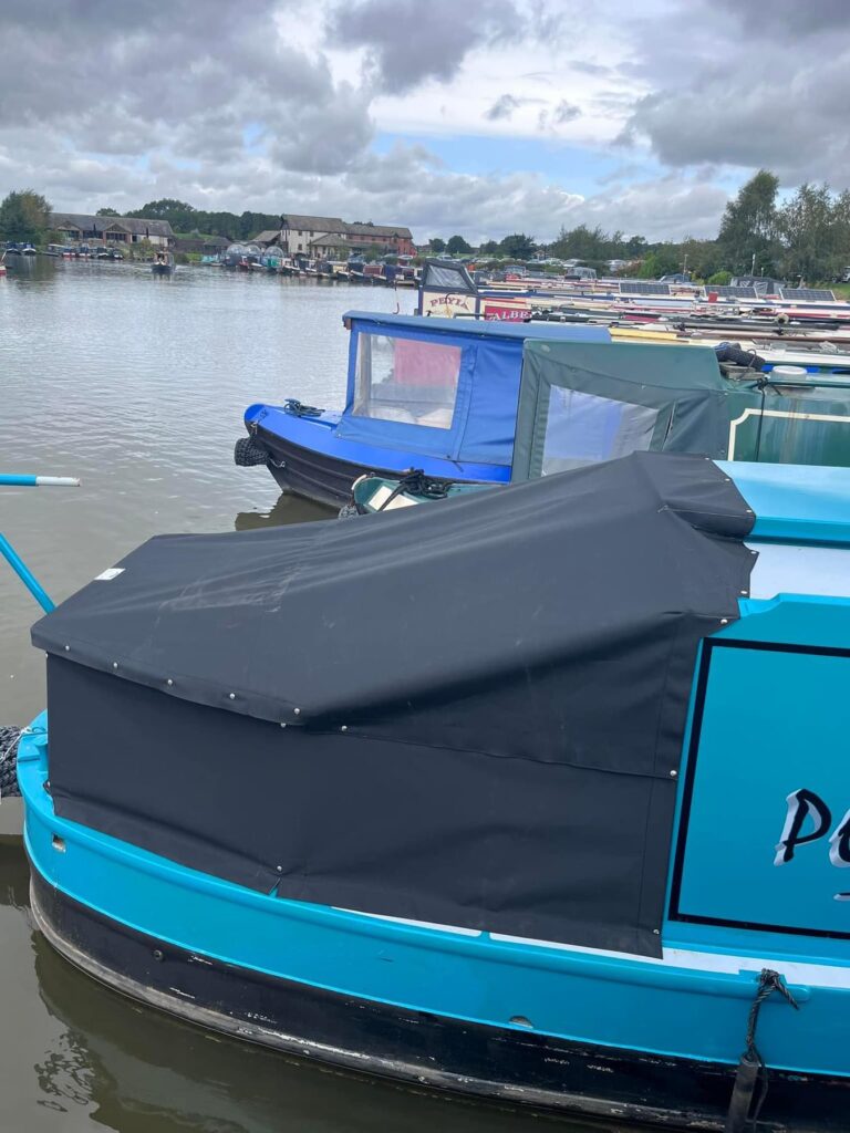 Cruiser Tonneau Cover with Skirt