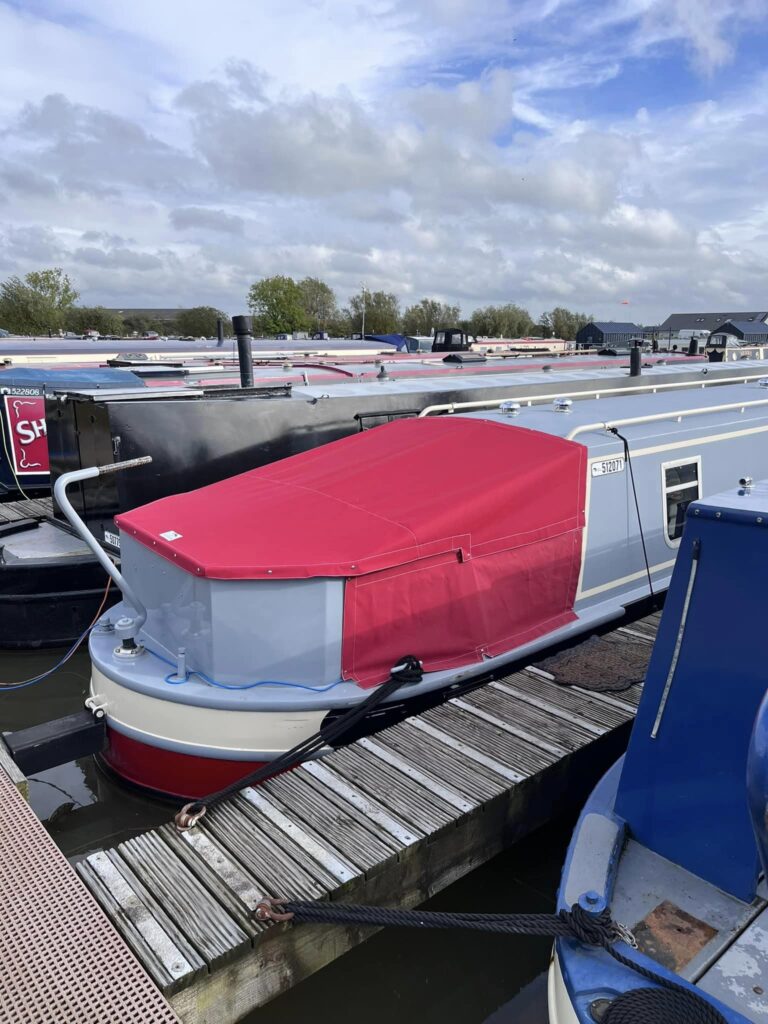 Cruiser Tonneau with skirt