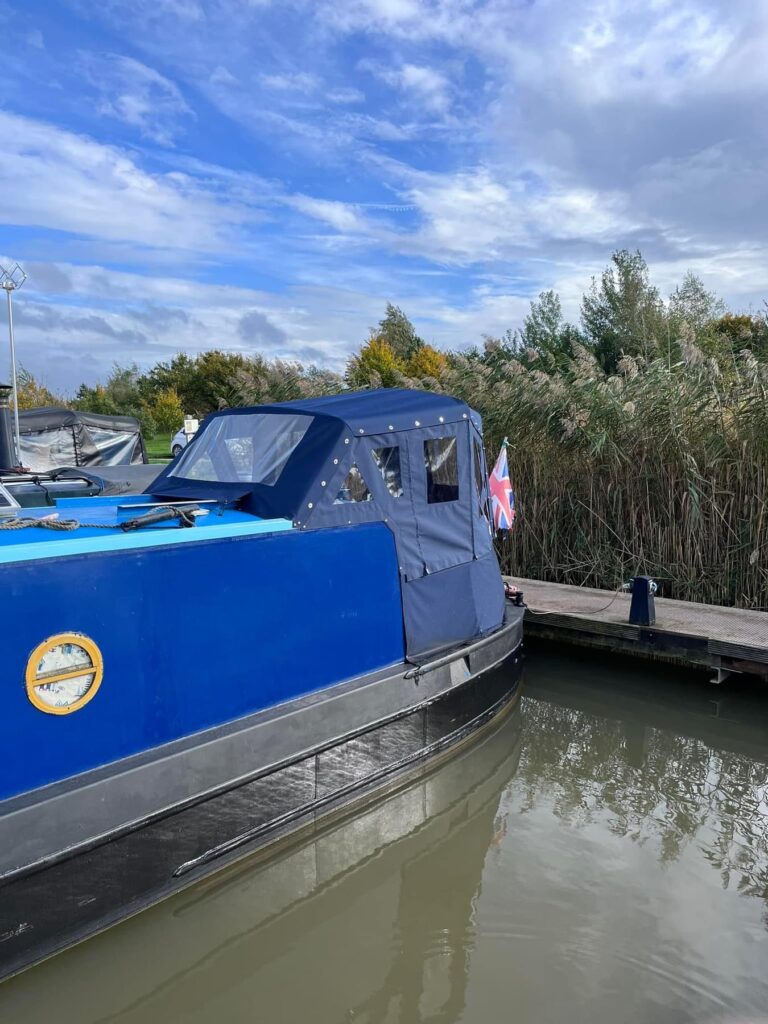 Narrowboat cruiser style boat cover Blue